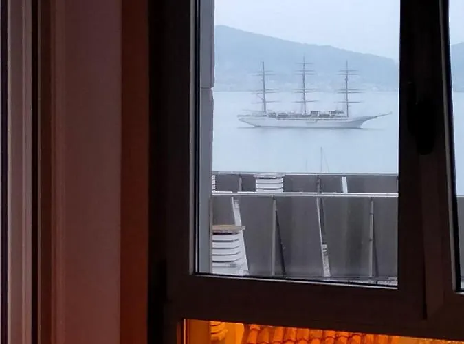 Carles Deluxe Ocean View Apartamento *