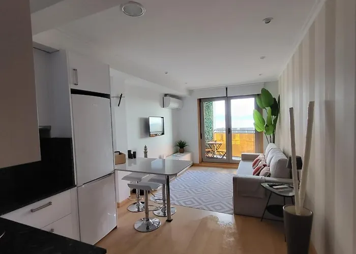 Carles Deluxe Ocean View Apartment